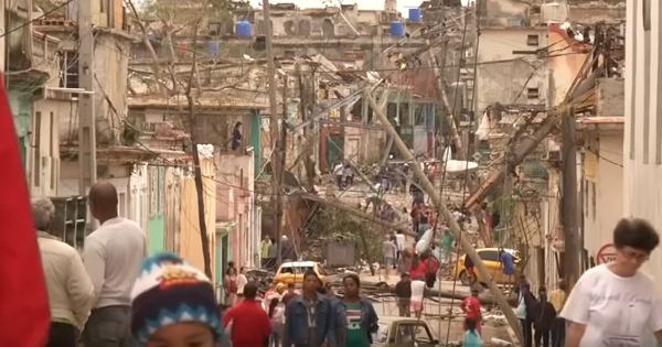 Destrozo del tornado en La Habana