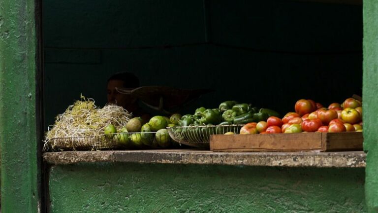 Puesto de frutas en Cuba